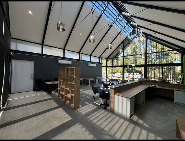 93M² BUSINESS TO LET IN PAARDEVLEI